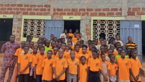 Photos dans la cour du Complexe Scolaire Africa Perspectives à Cotonou